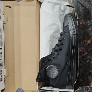 NWT Chuck Taylor Black All Star Classic UNISEX HIGH TOP SHOE M6.5/W8.5